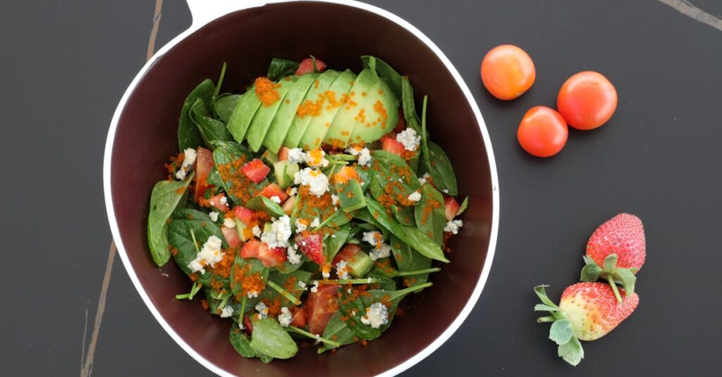 Easy Strawberry Spinach Salad Recipe for Quick Spring Lunches