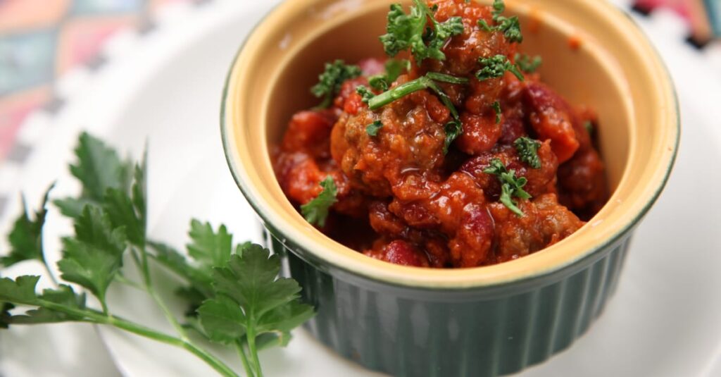 Feed Exhausted Kids with This Easy Quick Chili Con Carne Recipe