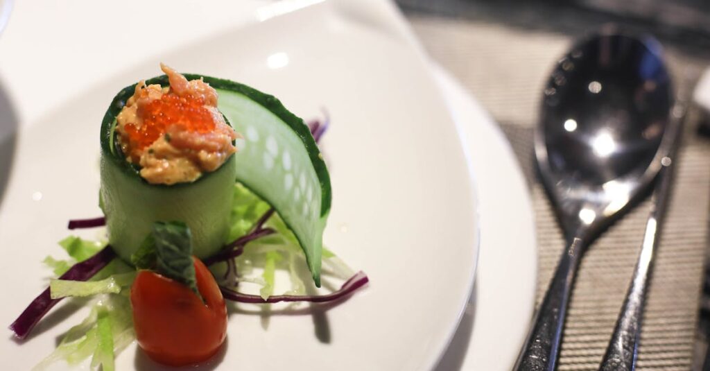 Stress-free Cucumber Bites with Smoked Salmon and Dill for Guests