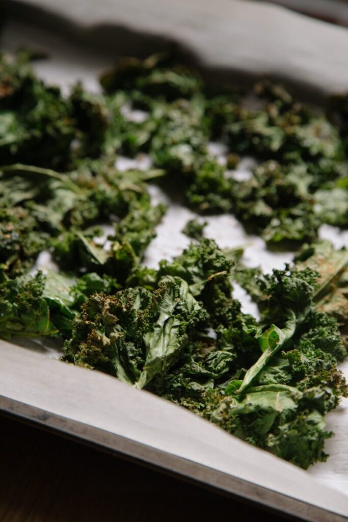 Enjoy Perfectly Crispy Baked Kale Chips Without Burning Them Enjoy Perfectly Crispy Baked Kale Chips Without Burning Them